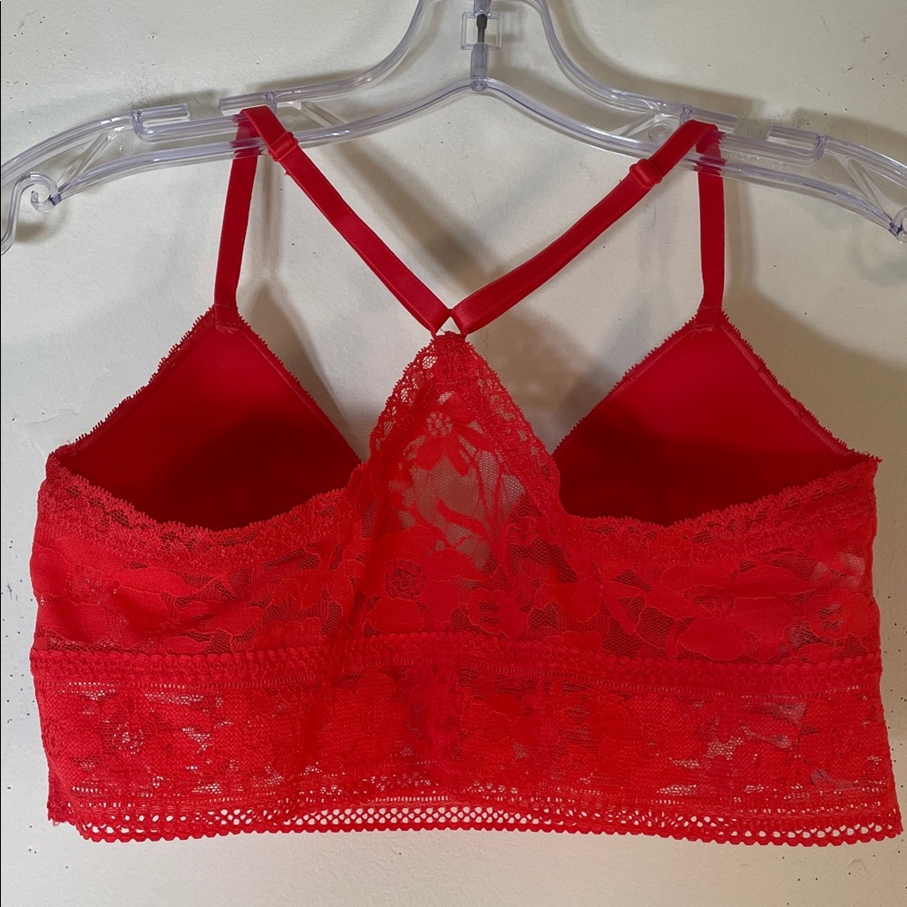 NWT. Victoria's Secret Red Floral Lace Wireless Bralette. Medium. - Picture 5 of 10